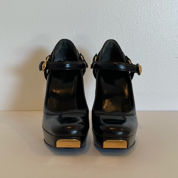 Gucci Black Pumps with Chunky Gold Accents - Size US 7 - Picture 3 of 10